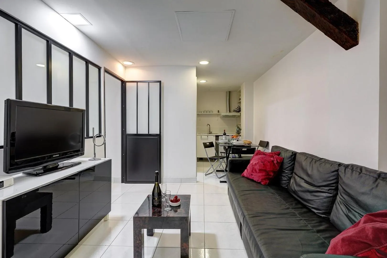 373 Suzanne - Superbe A Apartment Paris